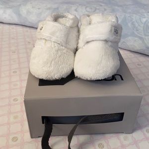 Ugg baby booties (white)